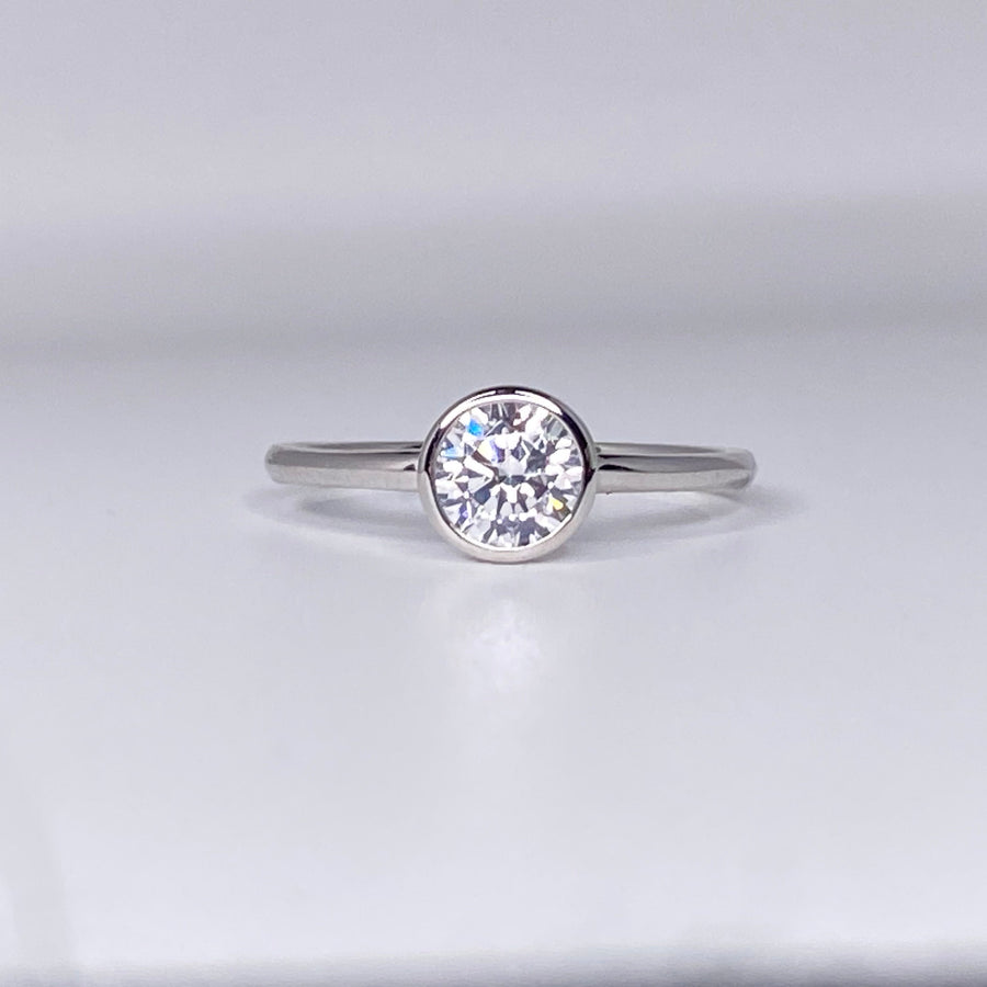 Bezel Round Cut Ring