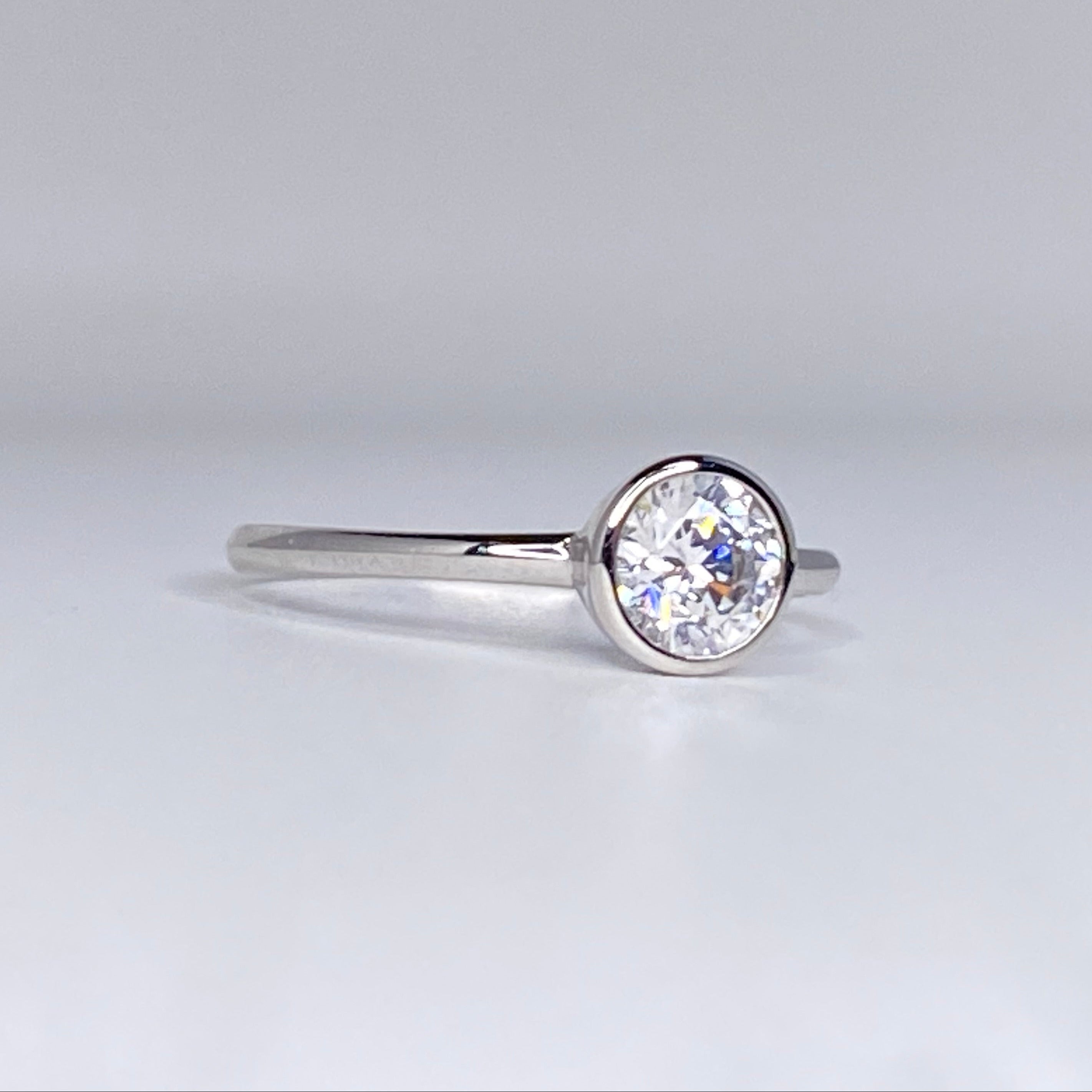 Bezel Round Cut Ring