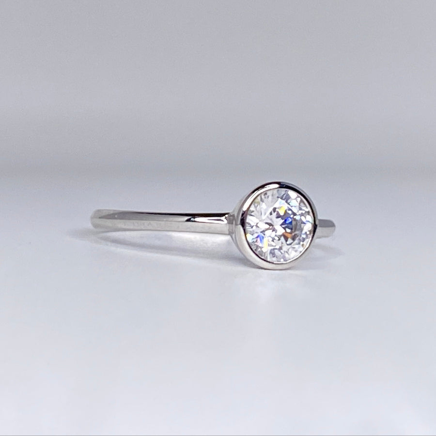 Bezel Round Cut Ring