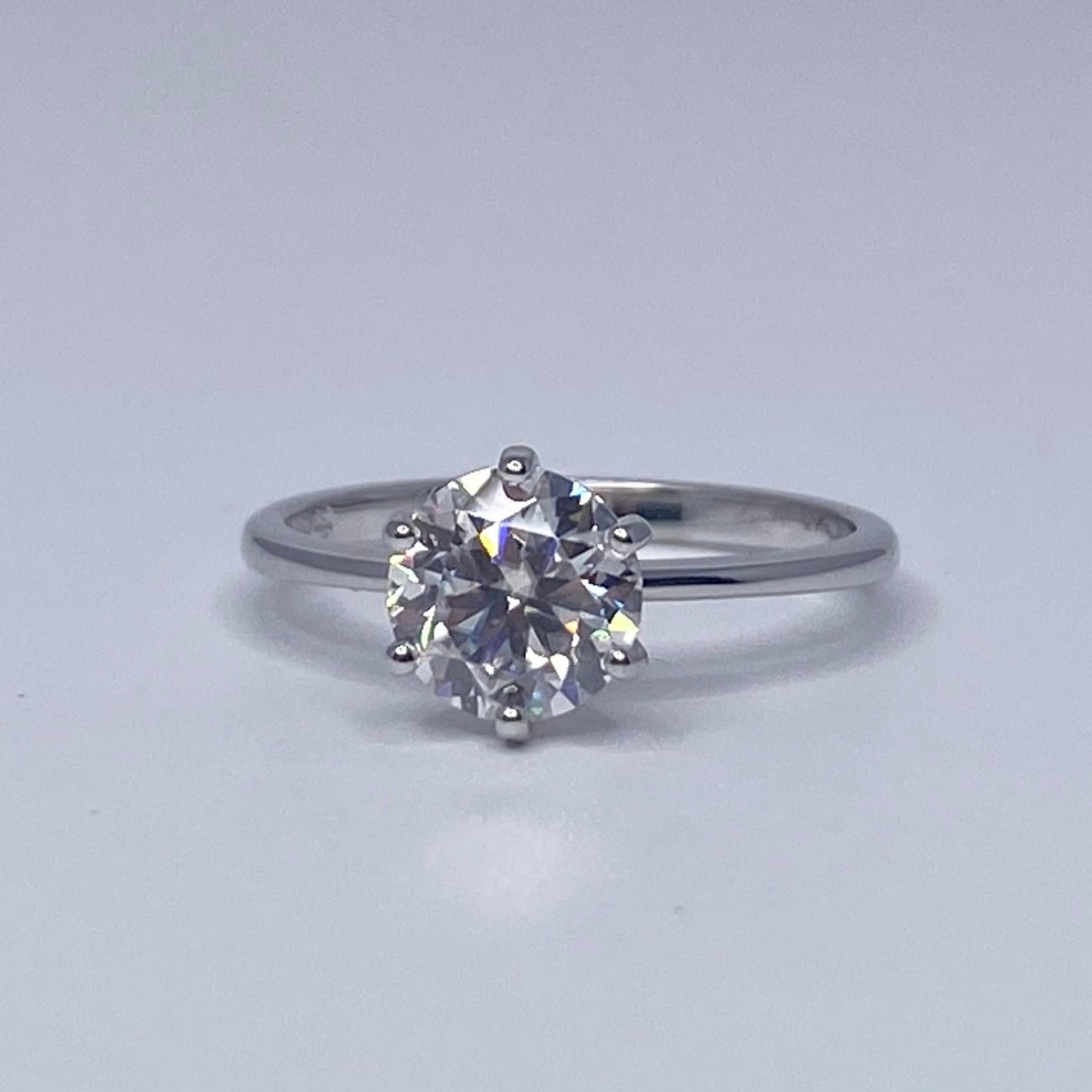 Round Cut Moisanite Solitare