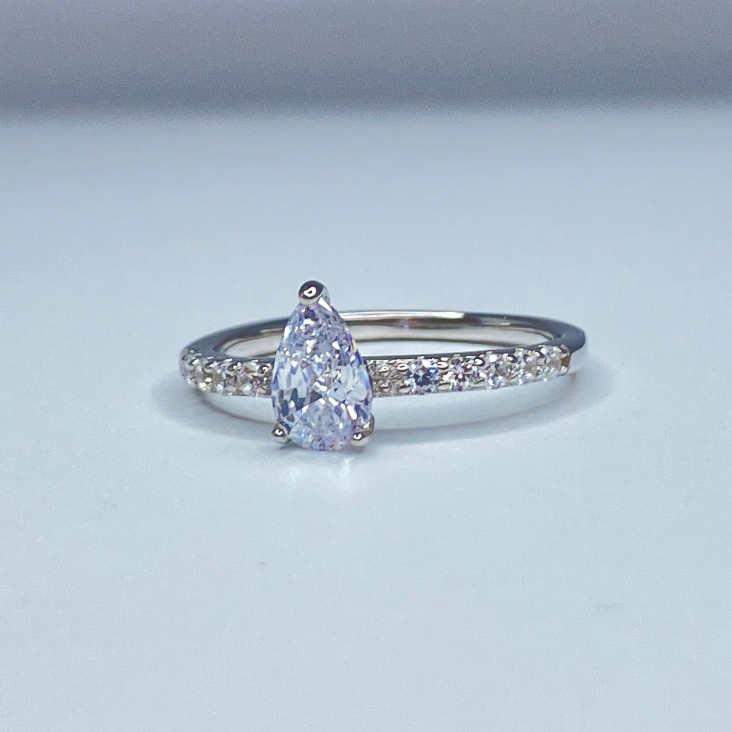 Pear Cut Solitaire