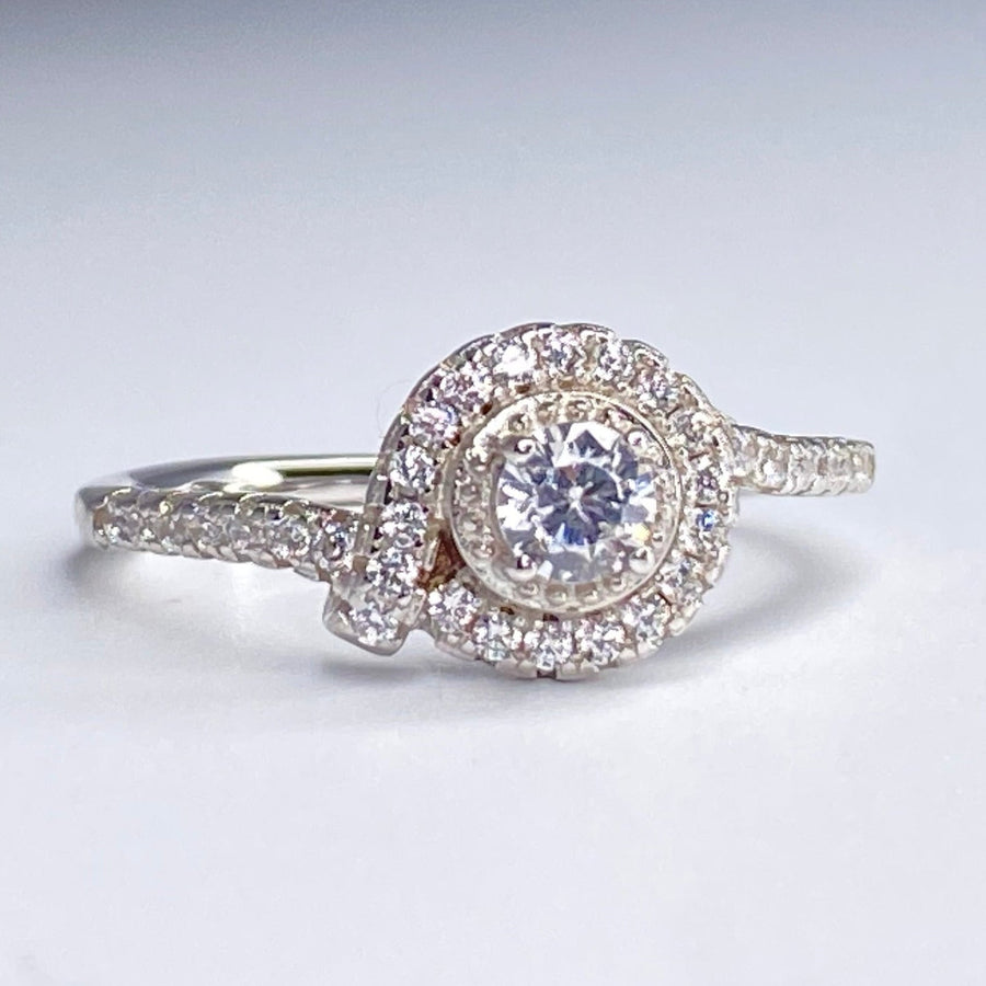 Round Cut Solitaire Bypass Halo