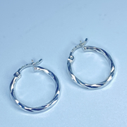 Medium Twisted Hoops